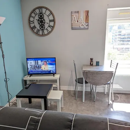 Studio 6 Acces Gare De Et Centre A Pieds Poitiers