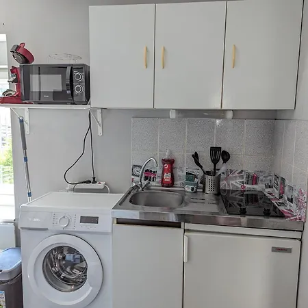 Studio 6 Acces Gare De Et Centre A Pieds Poitiers