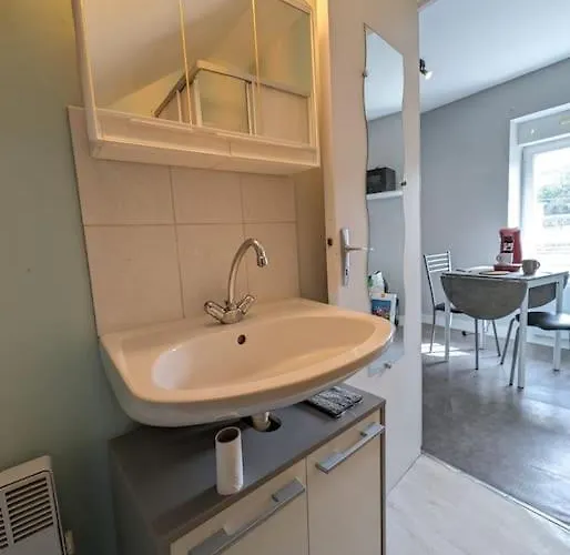 Studio 6 Acces Gare De Et Centre A Pieds Poitiers