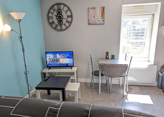 Studio 6 Acces Gare De Et Centre A Pieds Poitiers