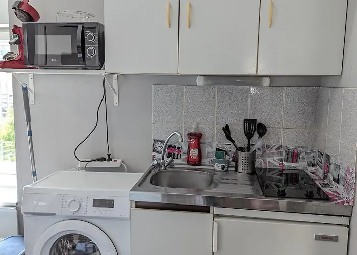 Studio 6 Acces Gare De Et Centre A Pieds Poitiers